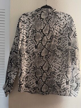 Women's Black & White Snake Print Button-Up Blouse